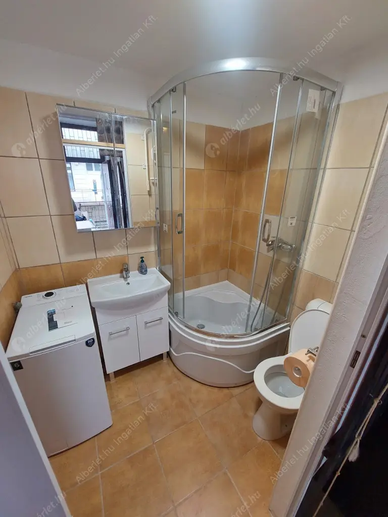 Kiadó albérlet 200000 Ft/hó áron: Budapest, VII. kerület  István utca. Mérete: 44 nm, 2 szobás | Alberlet.hu - 6625938