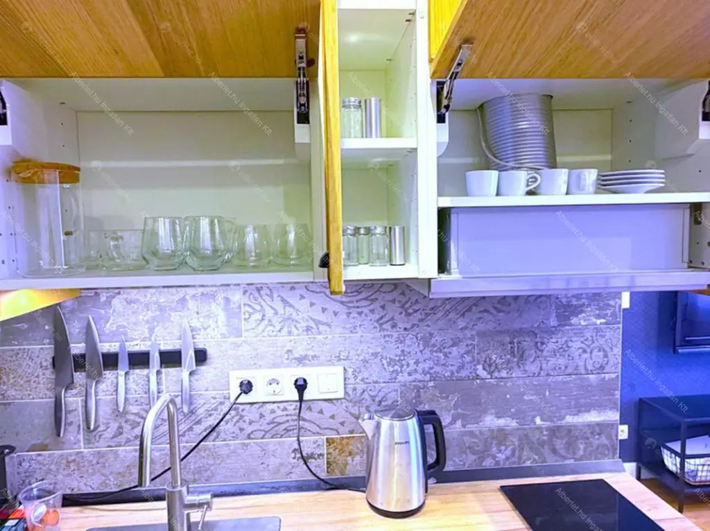 Kiadó albérlet 300000 Ft/hó áron: Budapest, VII. kerület  István utca. Mérete: 59 nm, 3 szobás | Alberlet.hu - 6684484