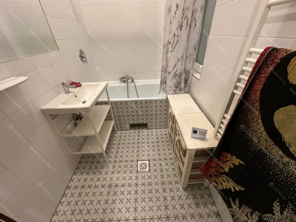 Kiadó albérlet 390000 Ft/hó áron: Budapest, VII. kerület  István utca. Mérete: 94 nm, 4 szobás | Alberlet.hu - 6646581