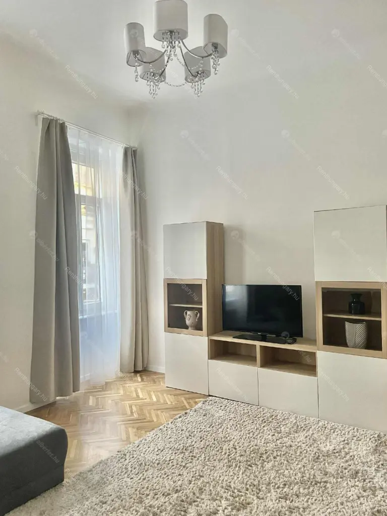 Kiadó albérlet 263000 Ft/hó áron: Budapest, VII. kerület  Izabella utca. Mérete: 40 nm, 1 szobás | Alberlet.hu - 6663363