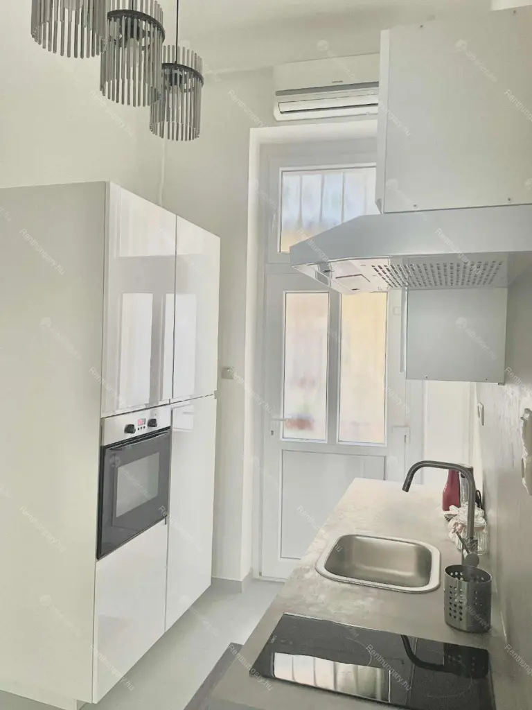 Kiadó albérlet 263000 Ft/hó áron: Budapest, VII. kerület  Izabella utca. Mérete: 40 nm, 1 szobás | Alberlet.hu - 6663374