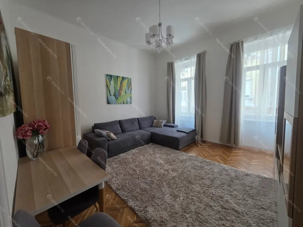 Kiadó albérlet 251000 Ft/hó áron: Budapest, VII. kerület  Izabella utca. Mérete: 46 nm, 1 szobás | Alberlet.hu - 6668042