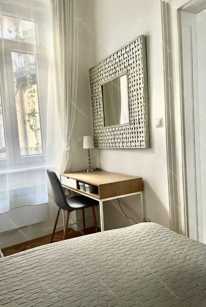 Kiadó albérlet 251000 Ft/hó áron: Budapest, VII. kerület  Izabella utca. Mérete: 46 nm, 1 szobás | Alberlet.hu - 6668052