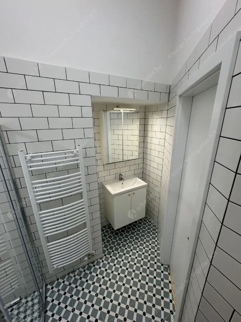 Kiadó albérlet 399000 Ft/hó áron: Budapest, VII. kerület  Izabella utca. Mérete: 59 nm, 2 szobás | Alberlet.hu - 6550933