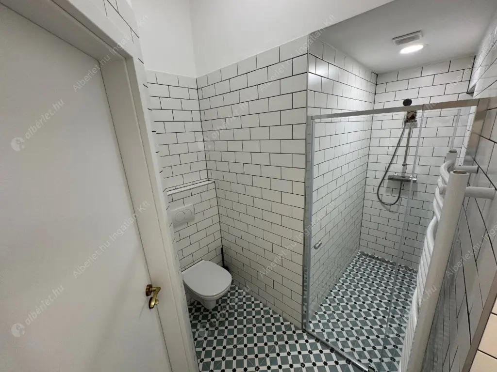 Kiadó albérlet 399000 Ft/hó áron: Budapest, VII. kerület  Izabella utca. Mérete: 59 nm, 2 szobás | Alberlet.hu - 6550934