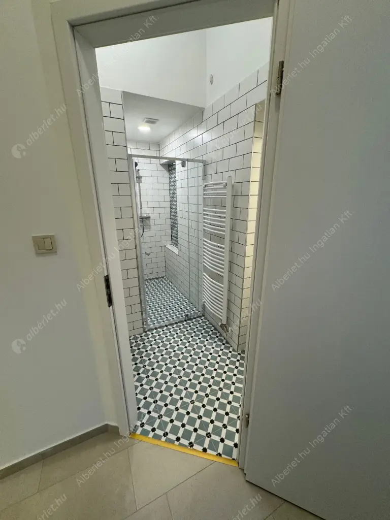 Kiadó albérlet 399000 Ft/hó áron: Budapest, VII. kerület  Izabella utca. Mérete: 59 nm, 2 szobás | Alberlet.hu - 6550935