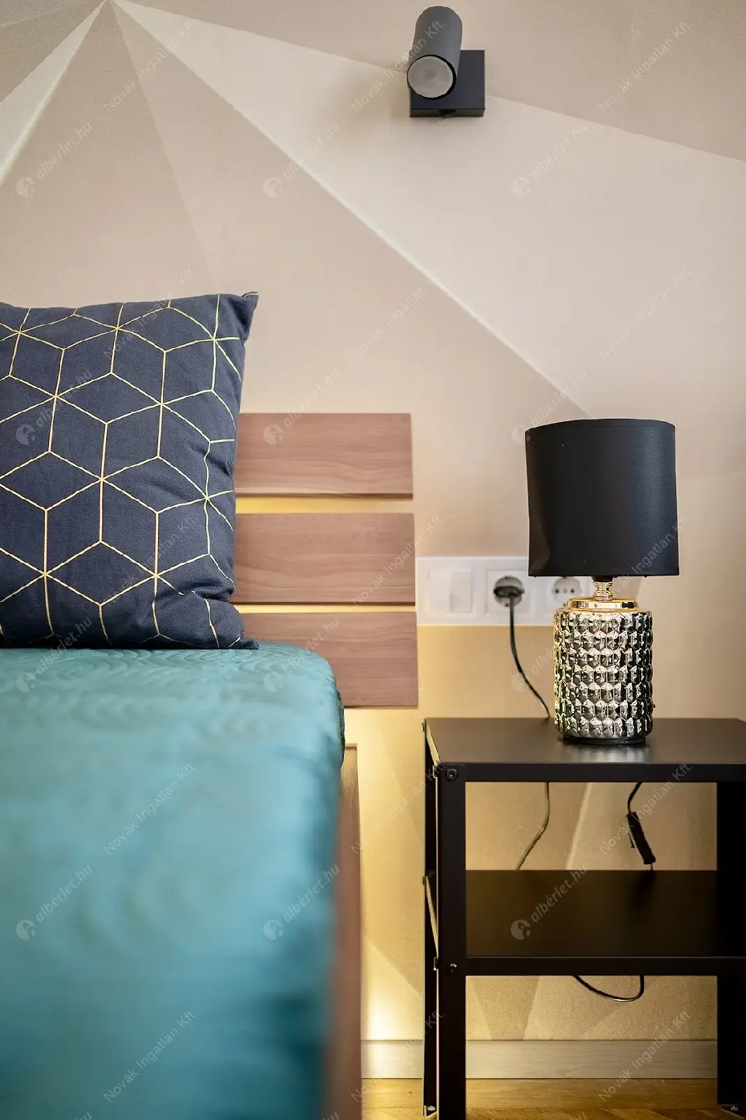 Kiadó albérlet 250000 Ft/hó áron: Budapest, VII. kerület  Jósika utca. Mérete: 35 nm, 1 szobás | Alberlet.hu - 6554746