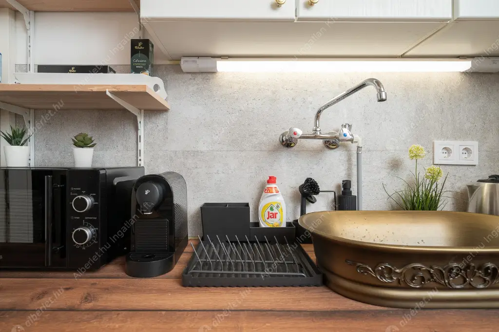 Kiadó albérlet 250000 Ft/hó áron: Budapest, VII. kerület  Jósika utca. Mérete: 35 nm, 1 szobás | Alberlet.hu - 6563014