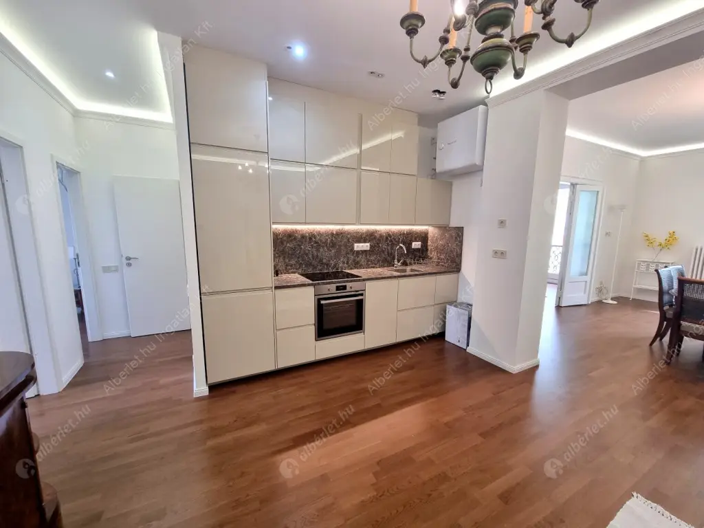 Kiadó albérlet 600000 Ft/hó áron: Budapest, VII. kerület  Károly körút. Mérete: 100 nm, 4 szobás | Alberlet.hu - 6607378