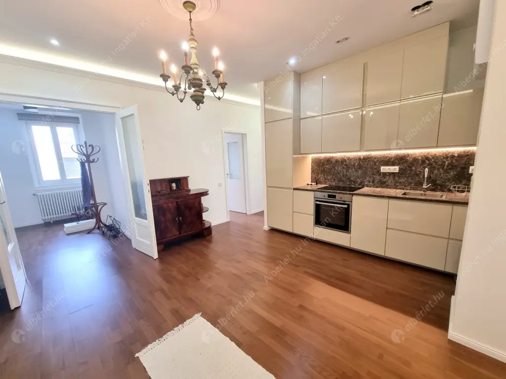 Kiadó albérlet 600000 Ft/hó áron: Budapest, VII. kerület  Károly körút. Mérete: 100 nm, 4 szobás | Alberlet.hu - 6607379