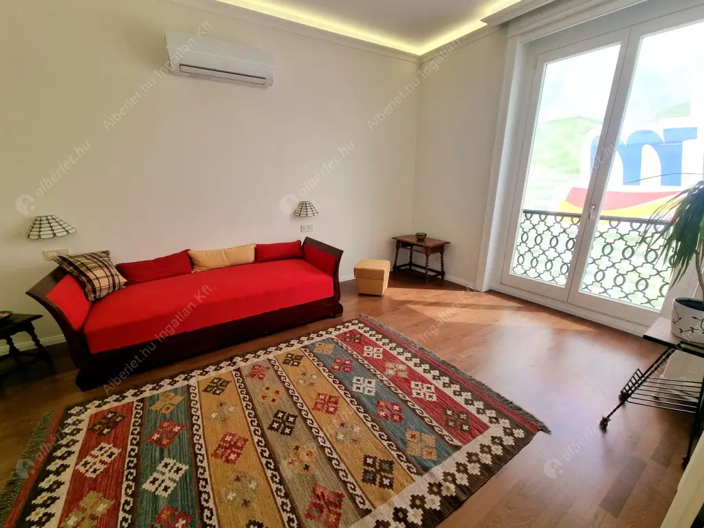 Kiadó albérlet 600000 Ft/hó áron: Budapest, VII. kerület  Károly körút. Mérete: 100 nm, 4 szobás | Alberlet.hu - 6607381