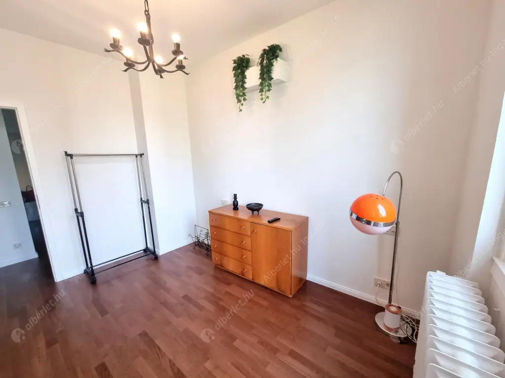 Kiadó albérlet 600000 Ft/hó áron: Budapest, VII. kerület  Károly körút. Mérete: 100 nm, 4 szobás | Alberlet.hu - 6607386