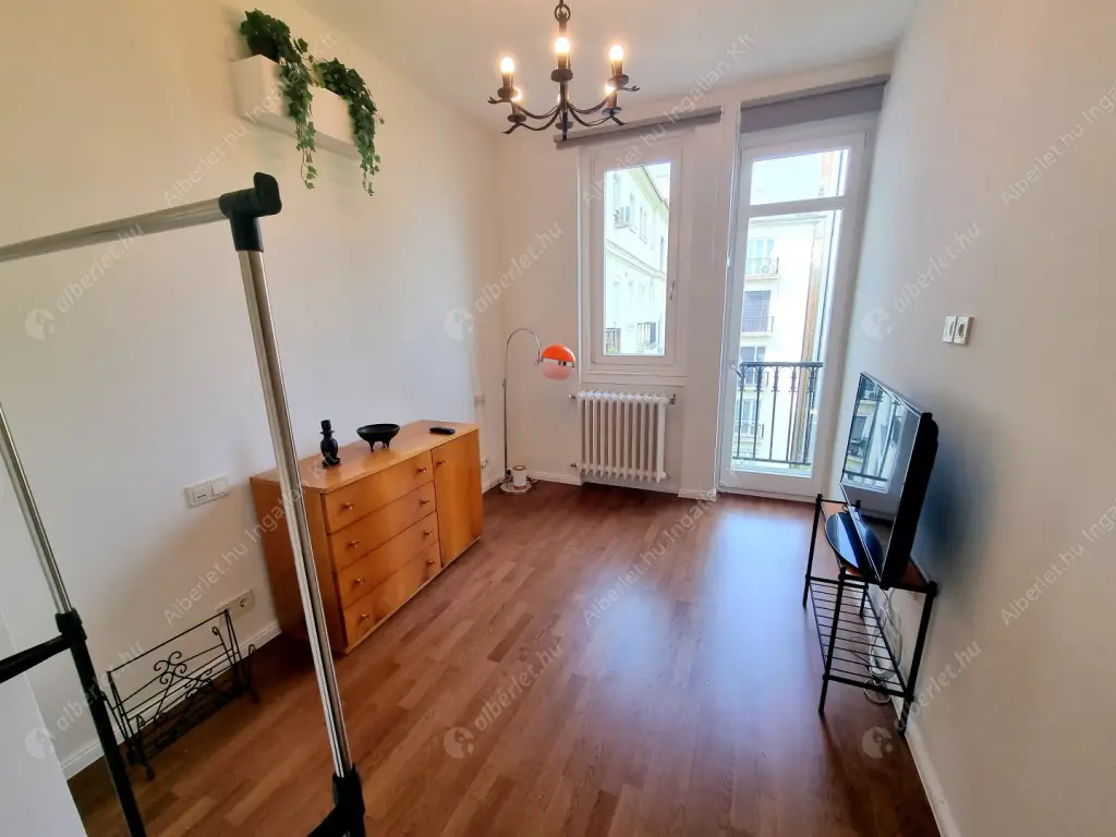 Kiadó albérlet 600000 Ft/hó áron: Budapest, VII. kerület  Károly körút. Mérete: 100 nm, 4 szobás | Alberlet.hu - 6607387