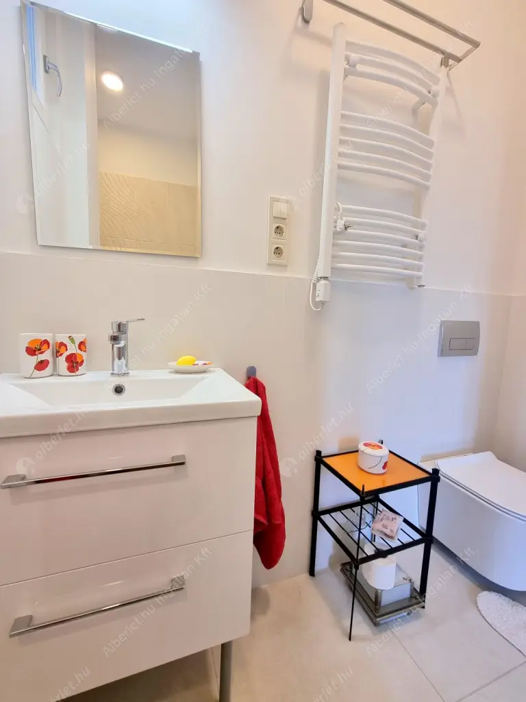 Kiadó albérlet 600000 Ft/hó áron: Budapest, VII. kerület  Károly körút. Mérete: 100 nm, 4 szobás | Alberlet.hu - 6607391