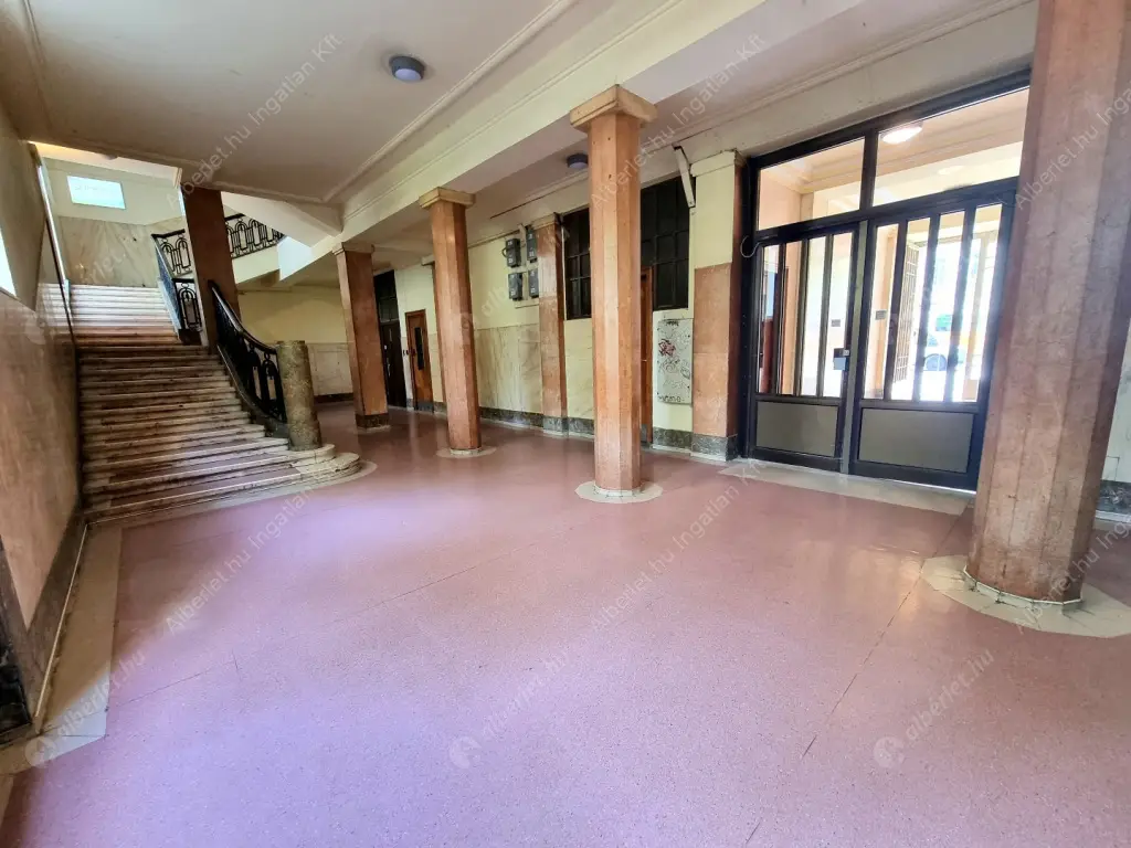 Kiadó albérlet 600000 Ft/hó áron: Budapest, VII. kerület  Károly körút. Mérete: 100 nm, 4 szobás | Alberlet.hu - 6607394