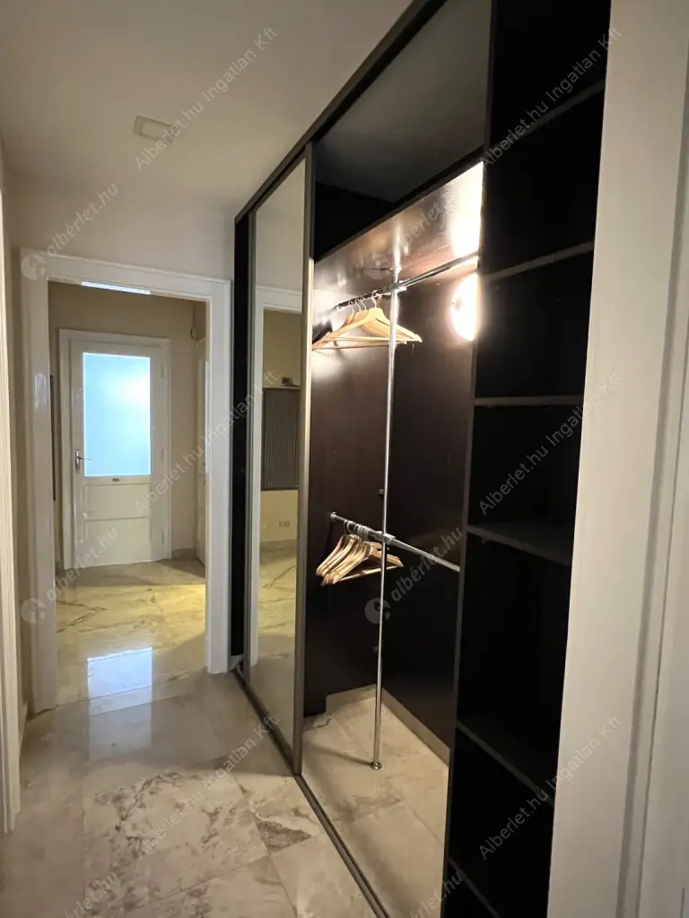 Kiadó albérlet 1200000 Ft/hó áron: Budapest, VII. kerület  Károly körút. Mérete: 100 nm, 4 szobás | Alberlet.hu - 6589402