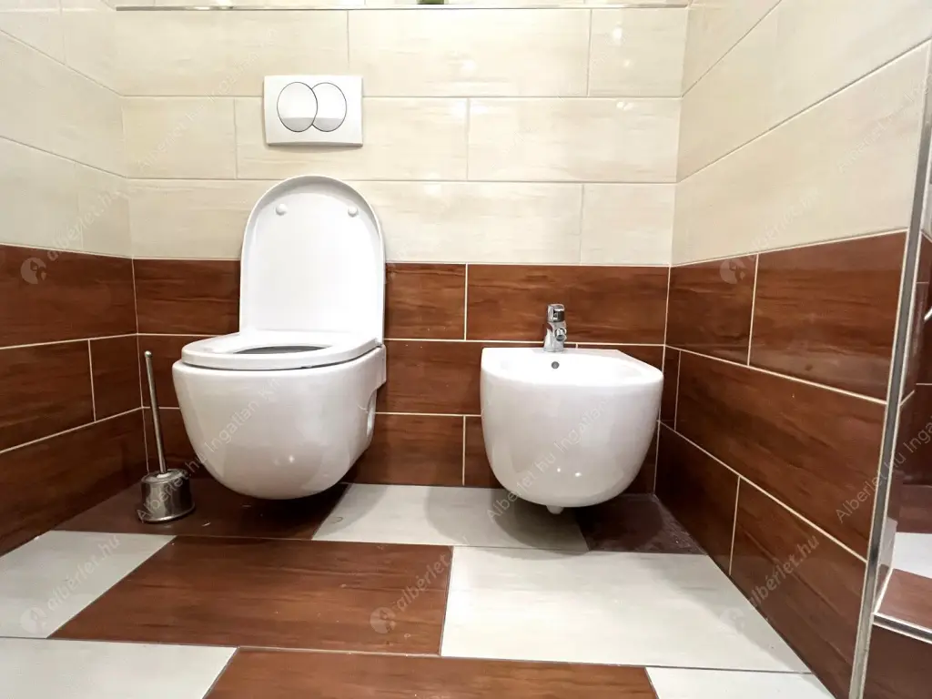 Kiadó albérlet 1200000 Ft/hó áron: Budapest, VII. kerület  Károly körút. Mérete: 100 nm, 4 szobás | Alberlet.hu - 6589404