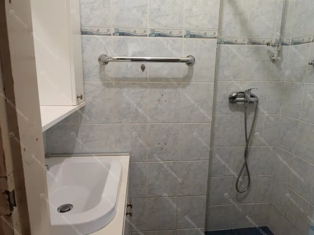 Kiadó albérlet 1200000 Ft/hó áron: Budapest, VII. kerület  Károly körút. Mérete: 114 nm, 5 szobás | Alberlet.hu - 6651507