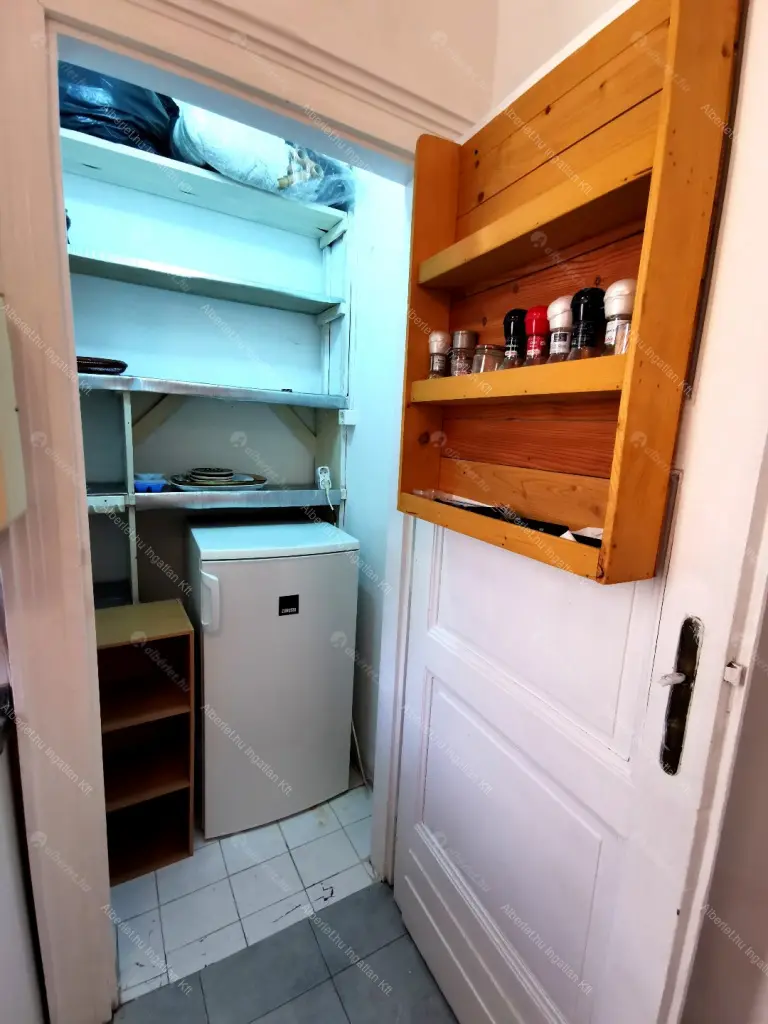 Kiadó albérlet 240000 Ft/hó áron: Budapest, VII. kerület  Károly körút. Mérete: 42 nm, 1 szobás | Alberlet.hu - 6693941