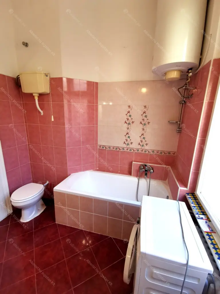 Kiadó albérlet 240000 Ft/hó áron: Budapest, VII. kerület  Károly körút. Mérete: 42 nm, 1 szobás | Alberlet.hu - 6693943