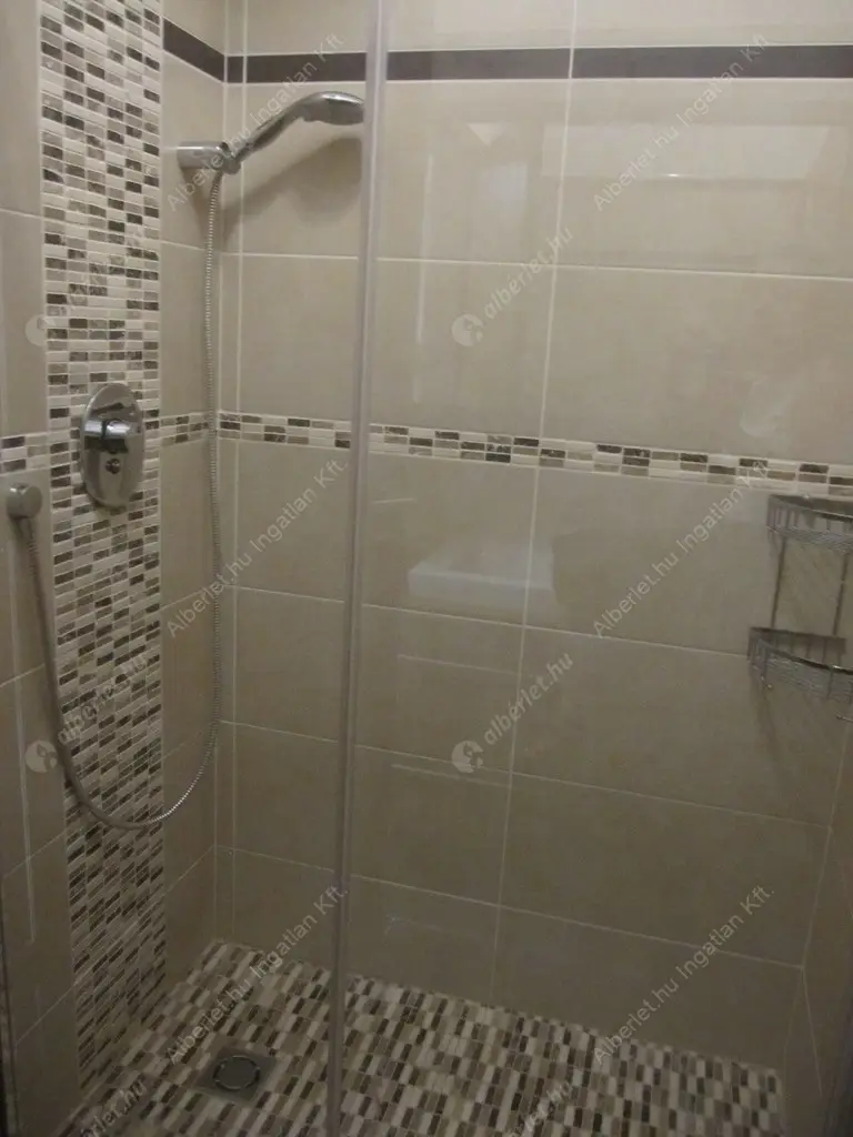 Kiadó albérlet 270000 Ft/hó áron: Budapest, VII. kerület  Károly körút. Mérete: 44 nm, 1 szobás | Alberlet.hu - 6618157