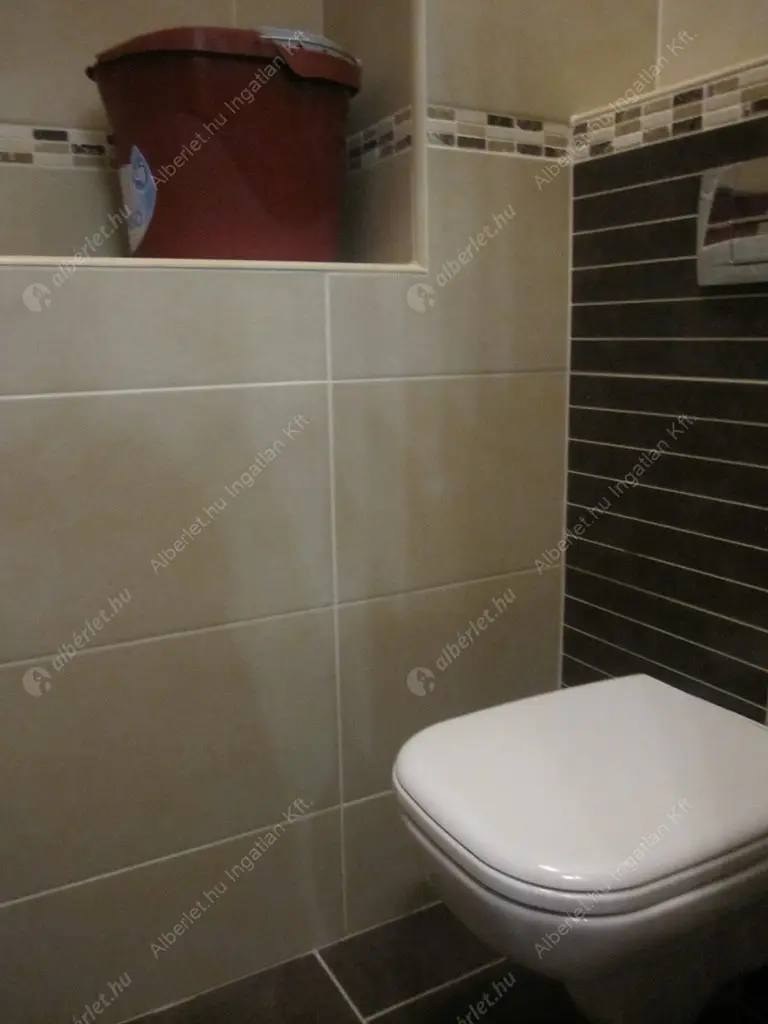 Kiadó albérlet 270000 Ft/hó áron: Budapest, VII. kerület  Károly körút. Mérete: 44 nm, 1 szobás | Alberlet.hu - 6618158