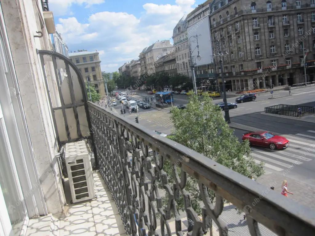 Kiadó albérlet 270000 Ft/hó áron: Budapest, VII. kerület  Károly körút. Mérete: 44 nm, 1 szobás | Alberlet.hu - 6618164