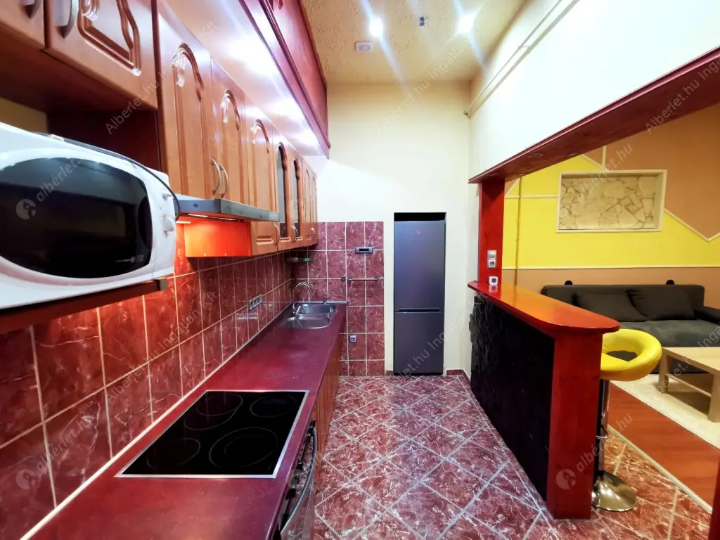 Kiadó albérlet 180000 Ft/hó áron: Budapest, VII. kerület  Kazinczy utca. Mérete: 31 nm, 1 szobás | Alberlet.hu - 6586524
