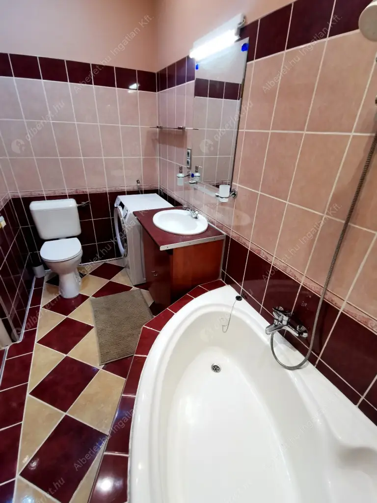 Kiadó albérlet 180000 Ft/hó áron: Budapest, VII. kerület  Kazinczy utca. Mérete: 31 nm, 1 szobás | Alberlet.hu - 6586525