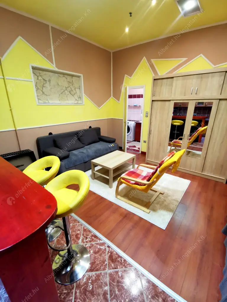 Kiadó albérlet 180000 Ft/hó áron: Budapest, VII. kerület  Kazinczy utca. Mérete: 31 nm, 1 szobás | Alberlet.hu - 6586530