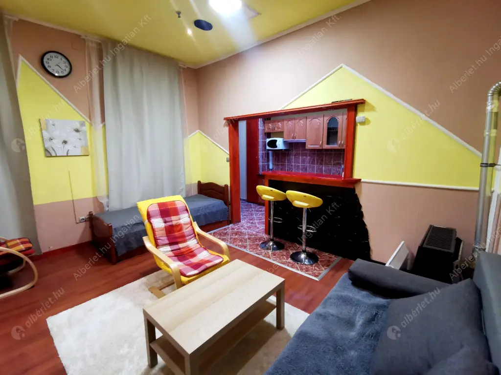 Kiadó albérlet 180000 Ft/hó áron: Budapest, VII. kerület  Kazinczy utca. Mérete: 31 nm, 1 szobás | Alberlet.hu - 6586532
