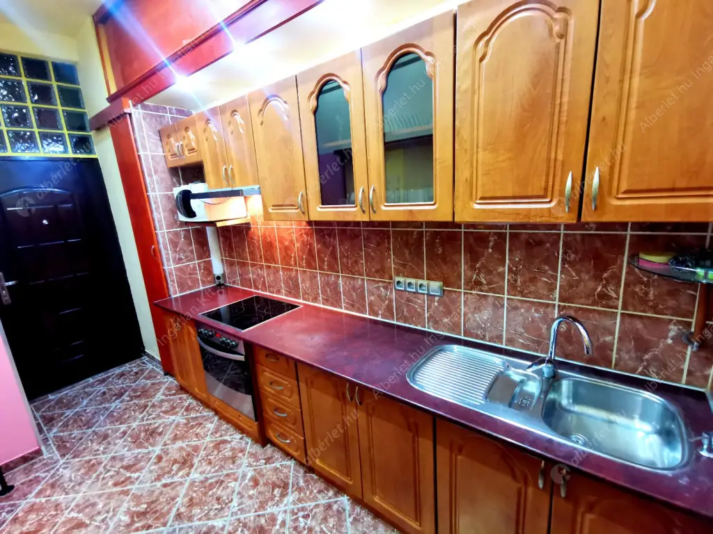 Kiadó albérlet 180000 Ft/hó áron: Budapest, VII. kerület  Kazinczy utca. Mérete: 31 nm, 1 szobás | Alberlet.hu - 6586536