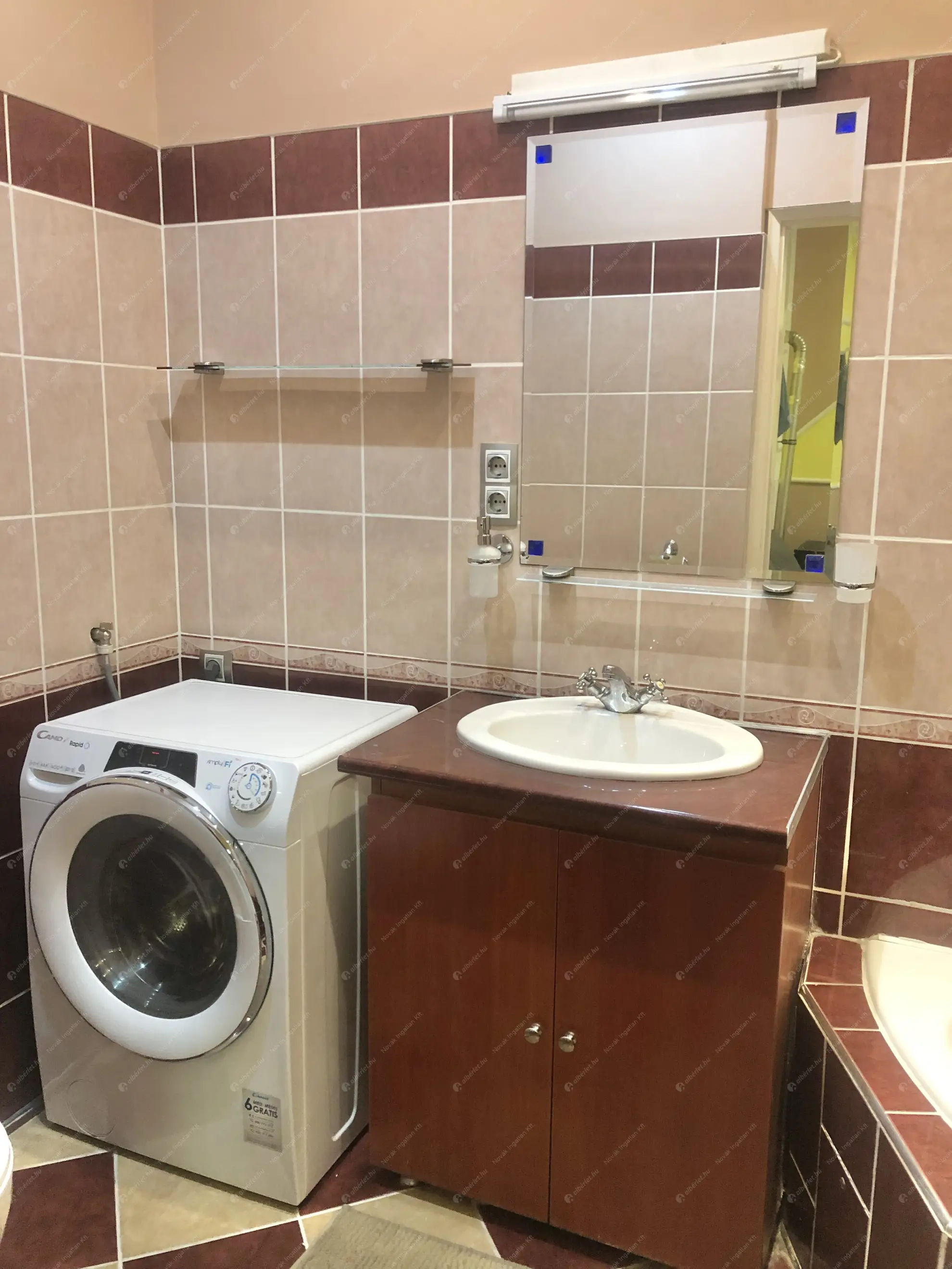 Kiadó albérlet 31000 Ft/hó áron: Budapest, VII. kerület  Kazinczy utca. Mérete: 31 nm, 1 szobás | Alberlet.hu - 6588881