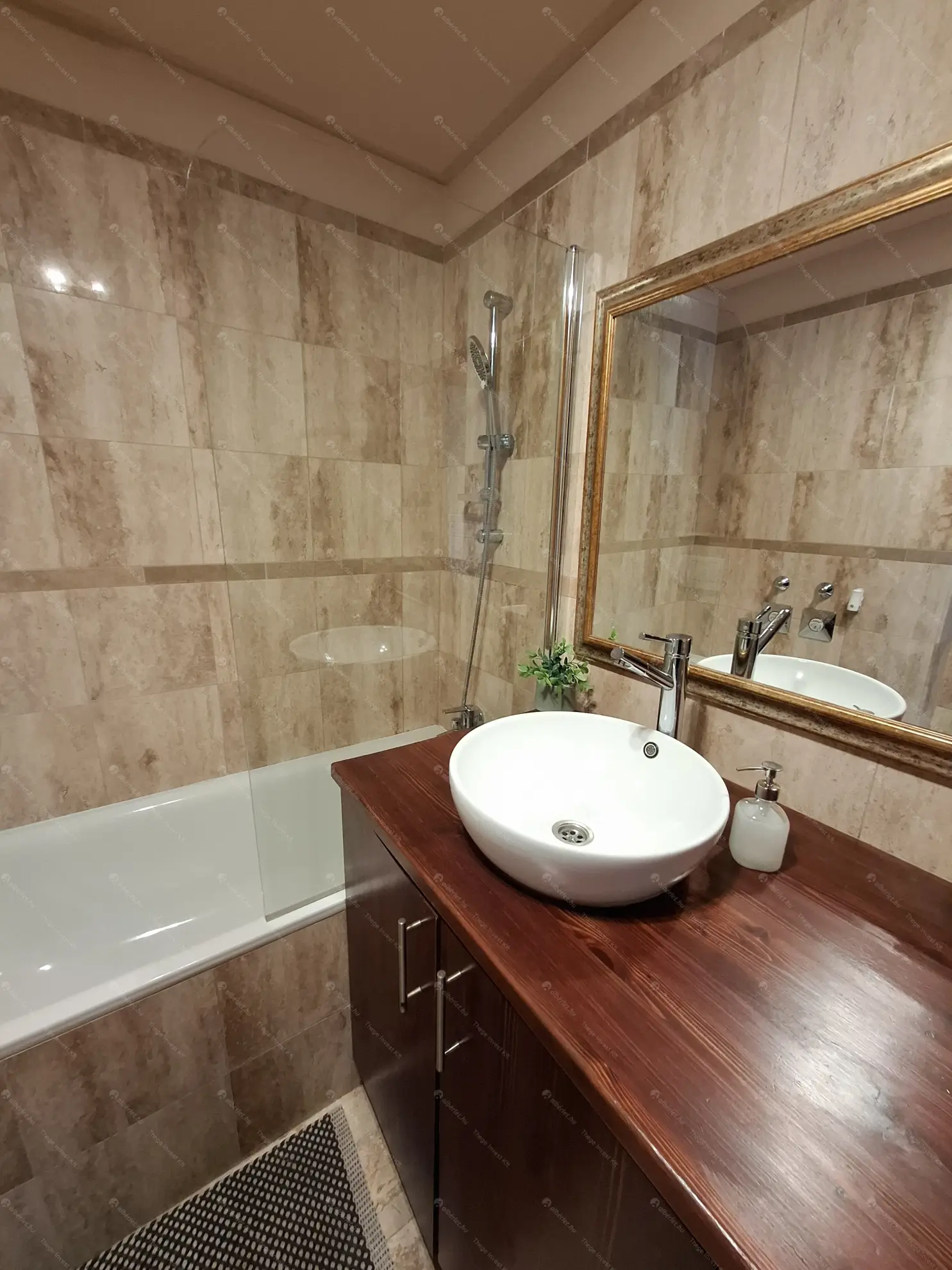 Kiadó albérlet 250000 Ft/hó áron: Budapest, VII. kerület  Kazinczy utca. Mérete: 32 nm, 1 szobás | Alberlet.hu - 6573113