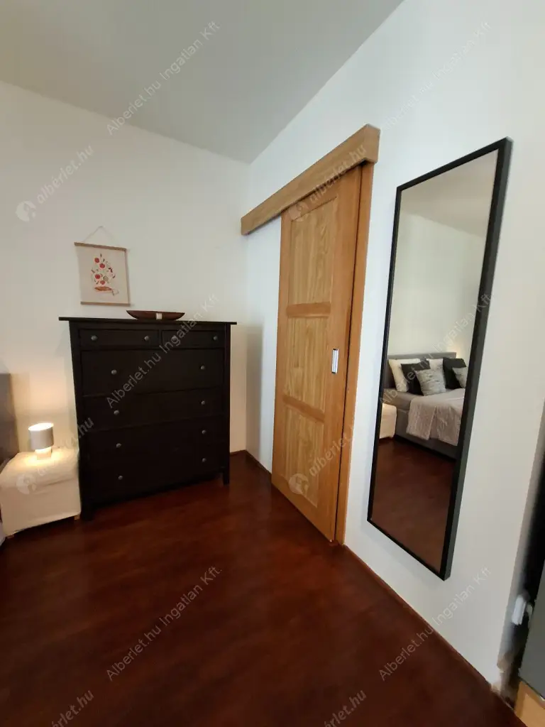 Kiadó albérlet 250000 Ft/hó áron: Budapest, VII. kerület  Kazinczy utca. Mérete: 32 nm, 2 szobás | Alberlet.hu - 6576579