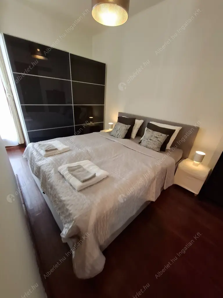 Kiadó albérlet 250000 Ft/hó áron: Budapest, VII. kerület  Kazinczy utca. Mérete: 32 nm, 2 szobás | Alberlet.hu - 6576583