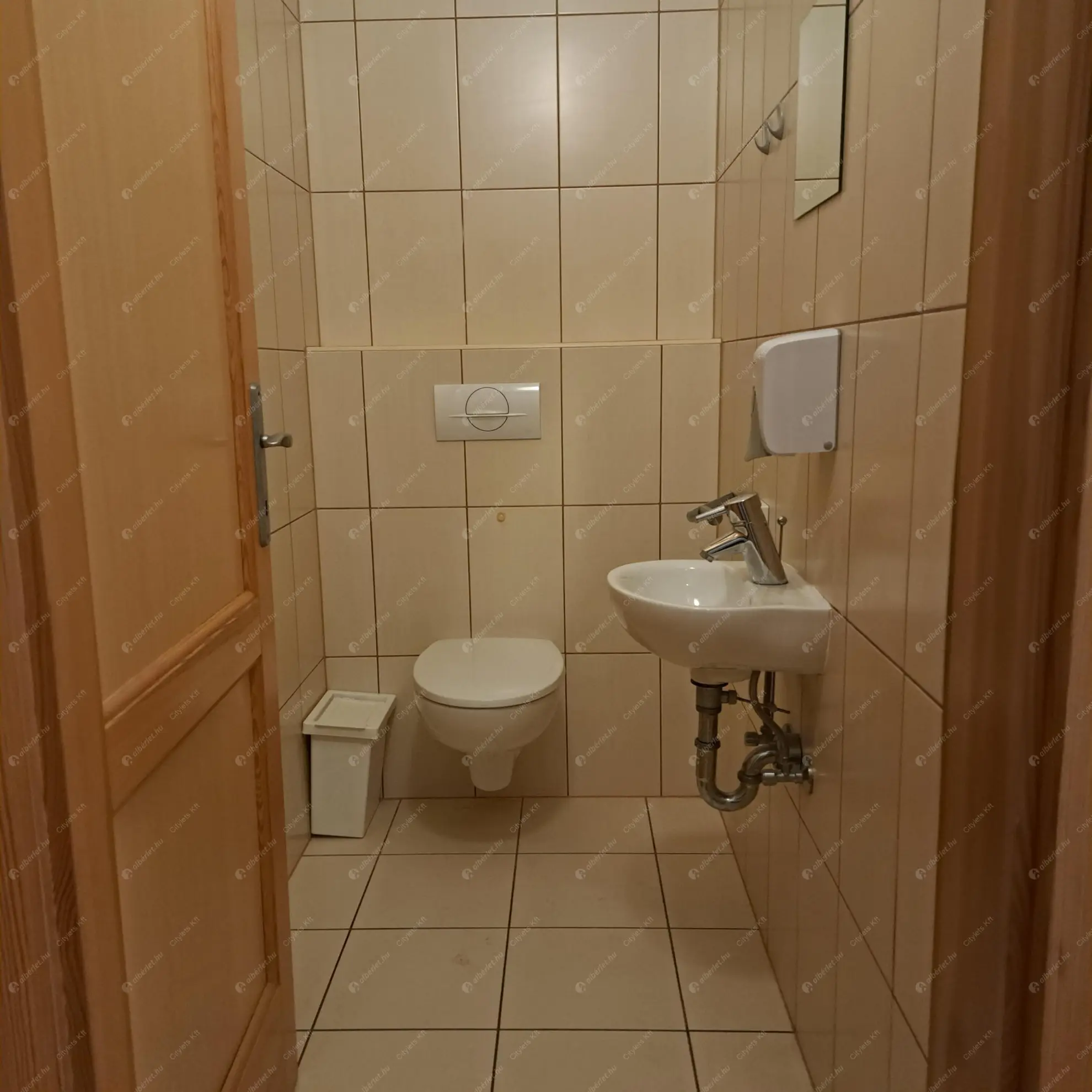 Kiadó albérlet 240000 Ft/hó áron: Budapest, VII. kerület  Kazinczy utca. Mérete: 43 nm, 1 szobás | Alberlet.hu - 6614788