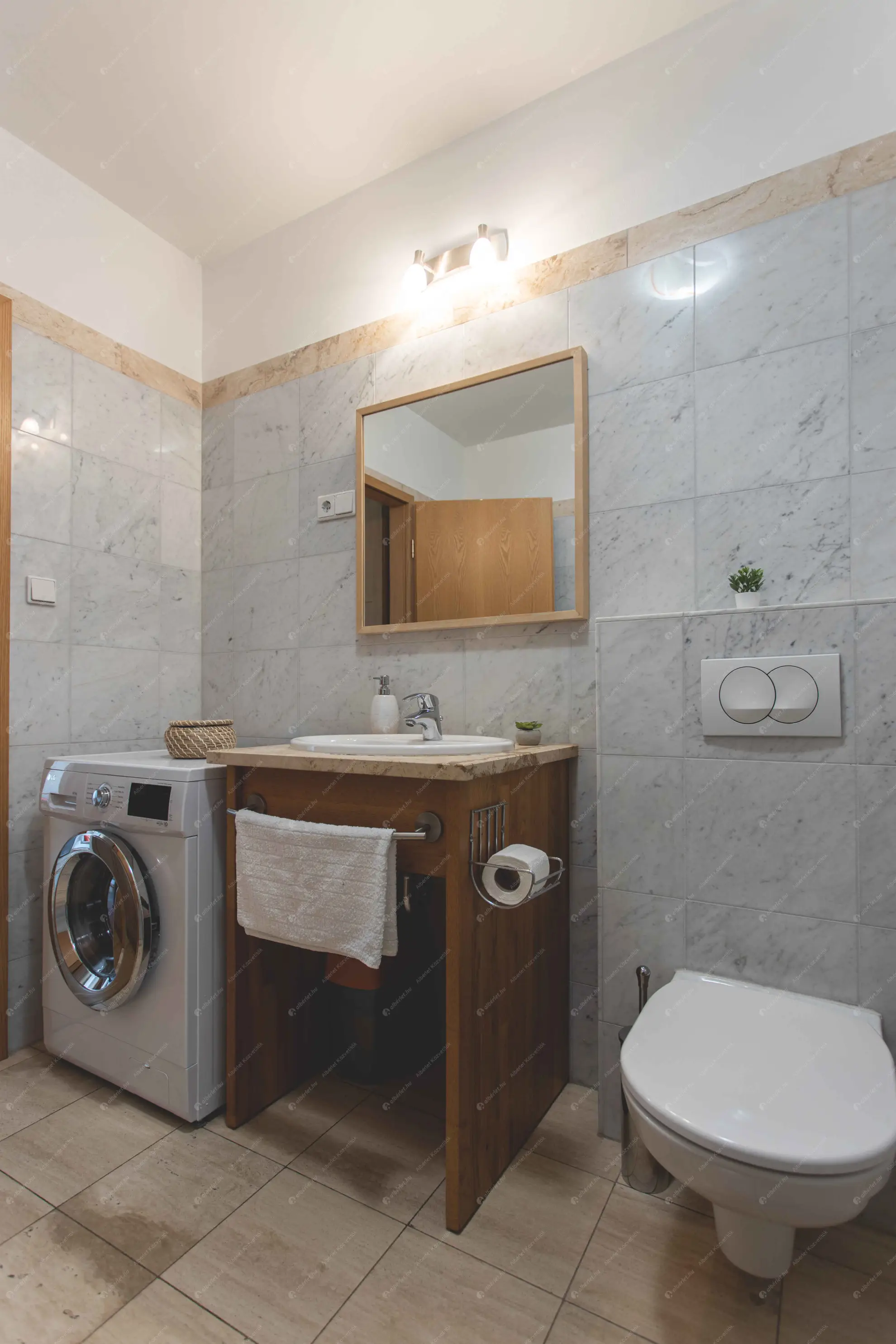 Kiadó albérlet 250000 Ft/hó áron: Budapest, VII. kerület  Kazinczy utca. Mérete: 45 nm, 2 szobás | Alberlet.hu - 6621786