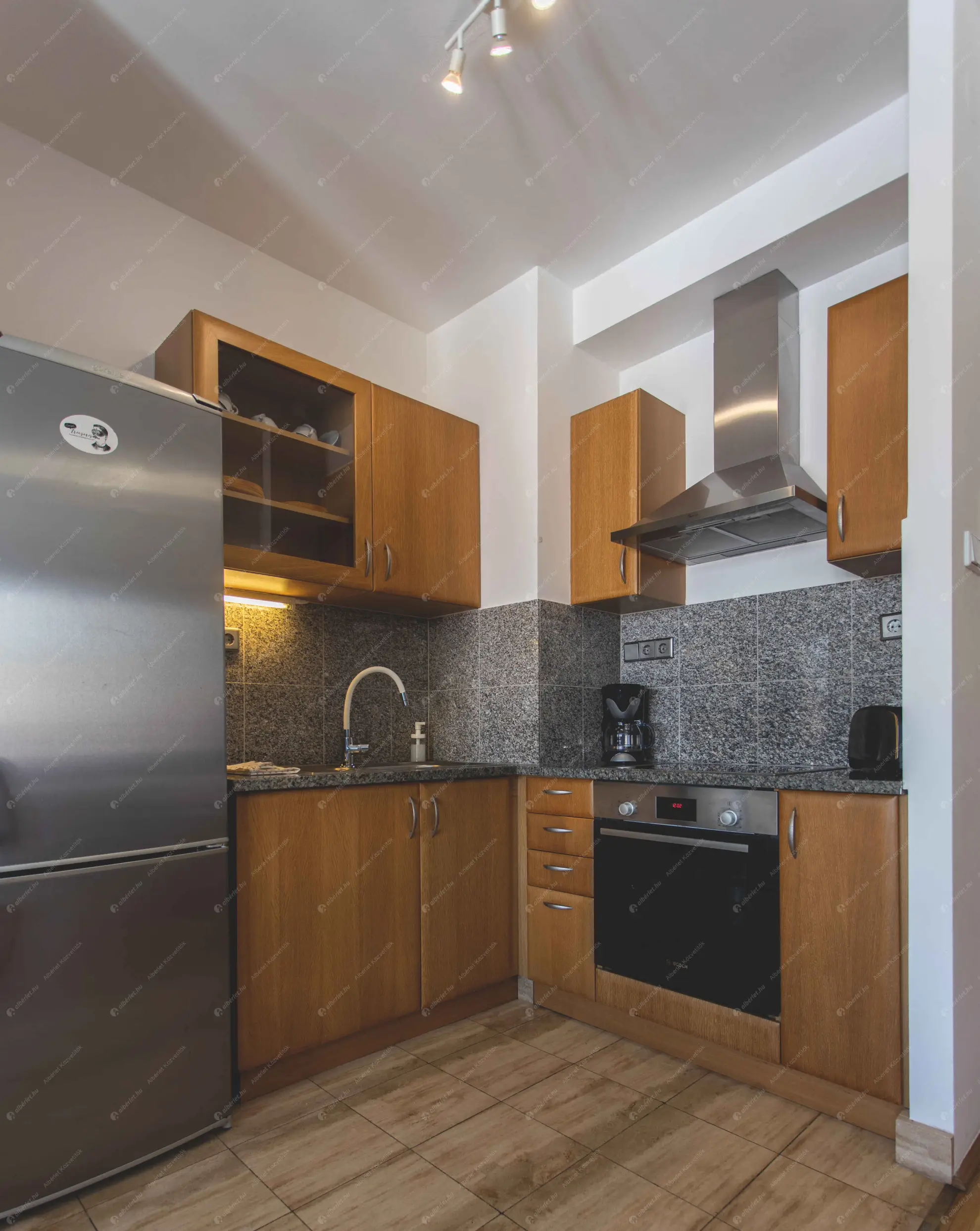 Kiadó albérlet 250000 Ft/hó áron: Budapest, VII. kerület  Kazinczy utca. Mérete: 45 nm, 2 szobás | Alberlet.hu - 6621797