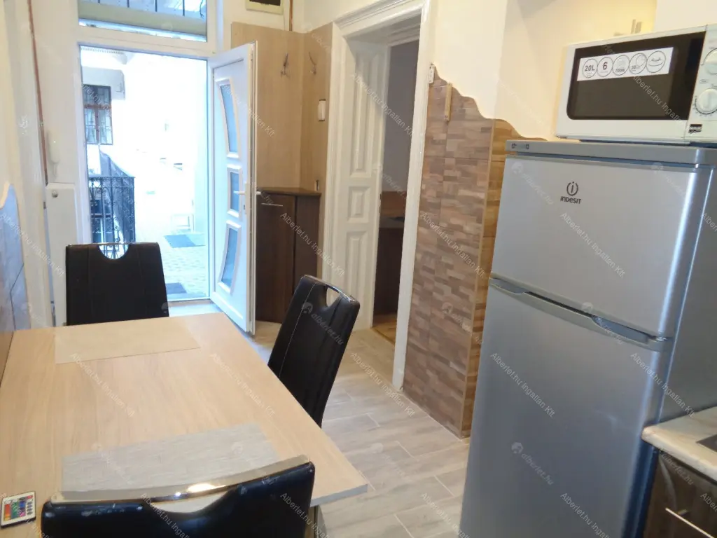 Kiadó albérlet 260000 Ft/hó áron: Budapest, VII. kerület  Kazinczy utca. Mérete: 60 nm, 2 szobás | Alberlet.hu - 6709645