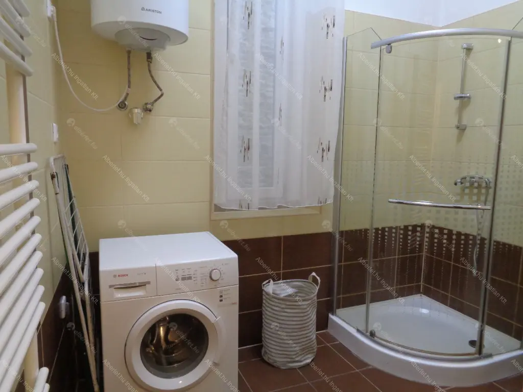 Kiadó albérlet 260000 Ft/hó áron: Budapest, VII. kerület  Kazinczy utca. Mérete: 60 nm, 2 szobás | Alberlet.hu - 6709656