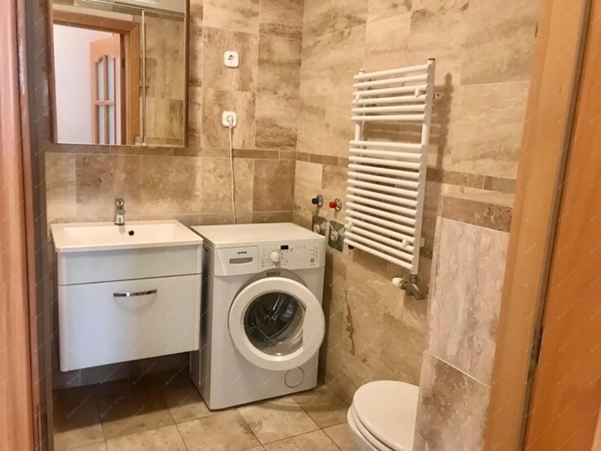 Kiadó albérlet 390000 Ft/hó áron: Budapest, VII. kerület  Kazinczy utca. Mérete: 70 nm, 3 szobás | Alberlet.hu - 6573498