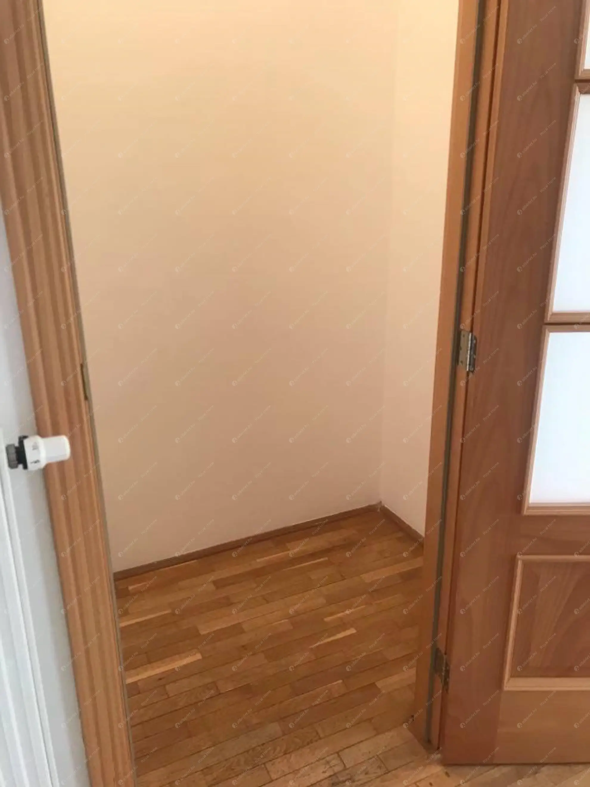 Kiadó albérlet 390000 Ft/hó áron: Budapest, VII. kerület  Kazinczy utca. Mérete: 70 nm, 3 szobás | Alberlet.hu - 6573500