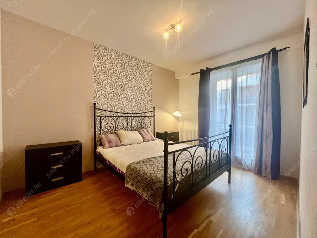 Kiadó albérlet 350000 Ft/hó áron: Budapest, VII. kerület  Kazinczy utca. Mérete: 71 nm, 3 szobás | Alberlet.hu - 6516230