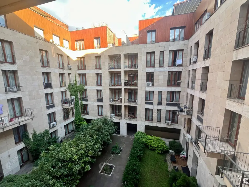 Kiadó albérlet 350000 Ft/hó áron: Budapest, VII. kerület  Kazinczy utca. Mérete: 71 nm, 3 szobás | Alberlet.hu - 6516241