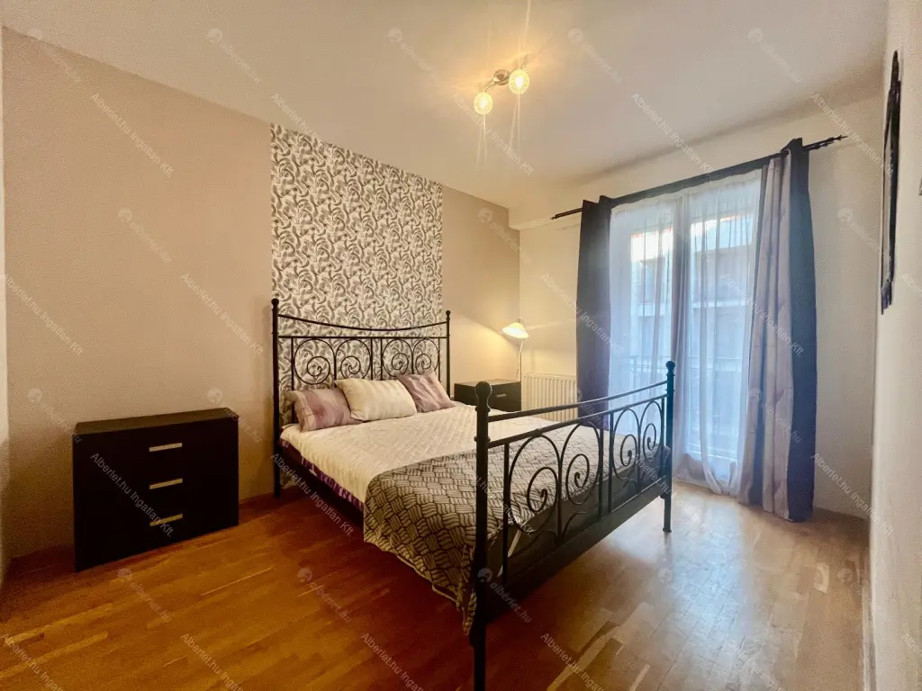 Kiadó albérlet 350000 Ft/hó áron: Budapest, VII. kerület  Kazinczy utca. Mérete: 71 nm, 3 szobás | Alberlet.hu - 6684011