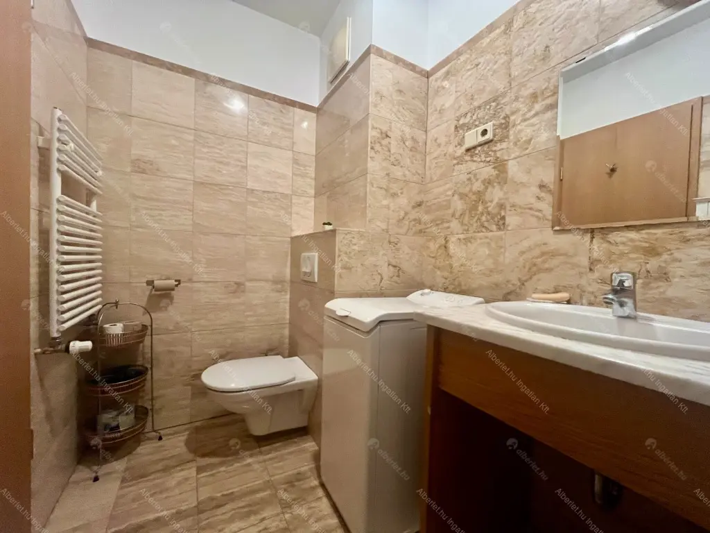 Kiadó albérlet 350000 Ft/hó áron: Budapest, VII. kerület  Kazinczy utca. Mérete: 71 nm, 3 szobás | Alberlet.hu - 6684013