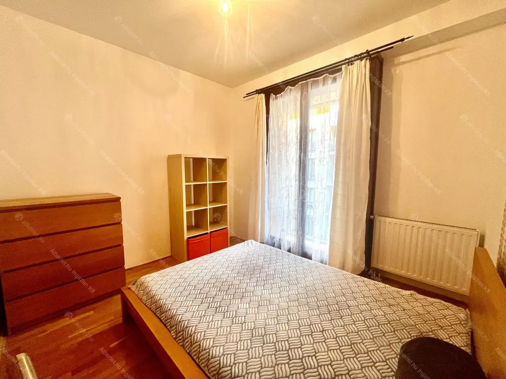 Kiadó albérlet 350000 Ft/hó áron: Budapest, VII. kerület  Kazinczy utca. Mérete: 71 nm, 3 szobás | Alberlet.hu - 6684024