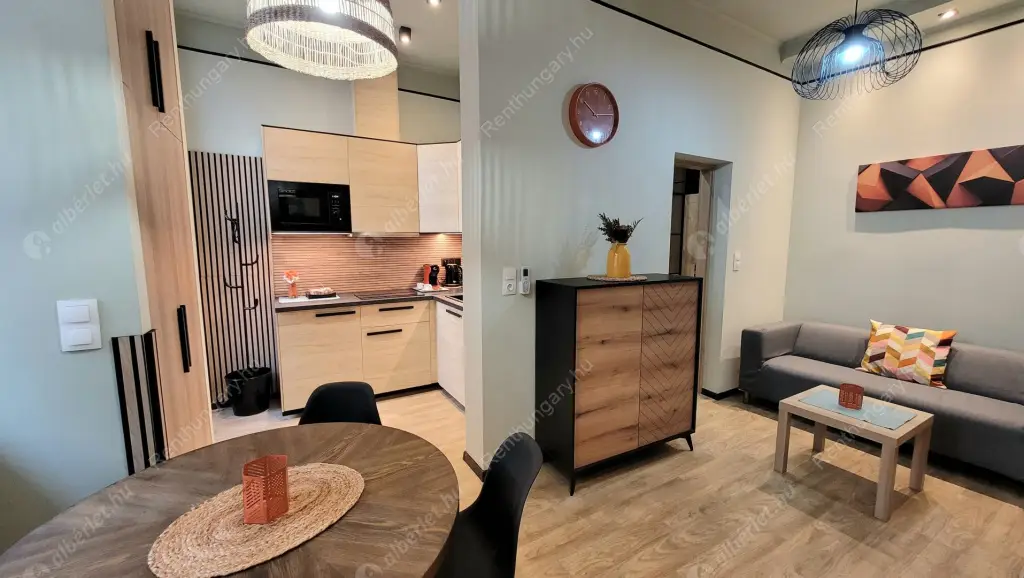 Kiadó albérlet 250000 Ft/hó áron: Budapest, VII. kerület  Kertész utca. Mérete: 36 nm, 1 szobás | Alberlet.hu - 6561212