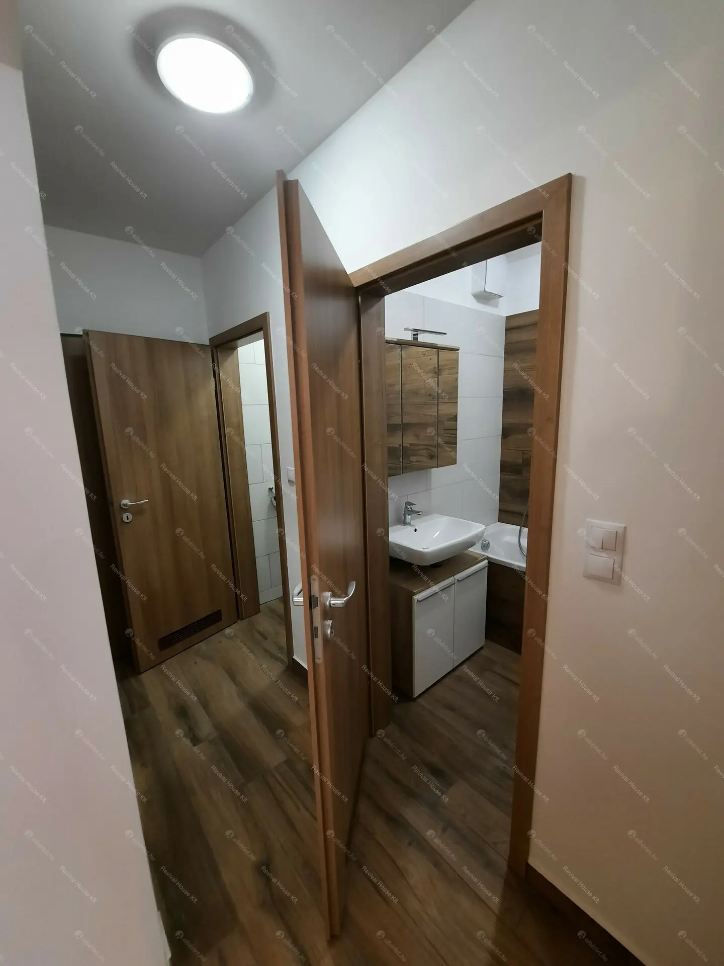 Kiadó albérlet 318000 Ft/hó áron: Budapest, VII. kerület  Kertész utca. Mérete: 48 nm, 5 szobás | Alberlet.hu - 5808953